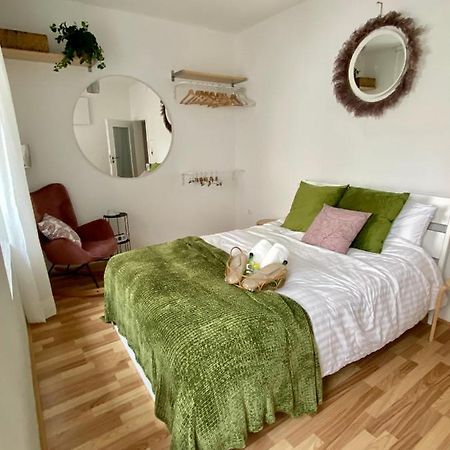 Stay In Aux, Feel At Home ! 2 Room Apartment Central Incl All You Need For 4 Person, 24H Check In, Pkw Parking Only Augsburg Buitenkant foto